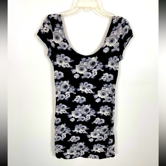 Floral Tunic Brat Star Stretchy Medium - Picture 1 of 4